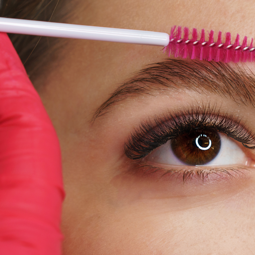 Prodotti cosmetici accessori al PMU e per la cura della bellezza. Trucco e bellezza.