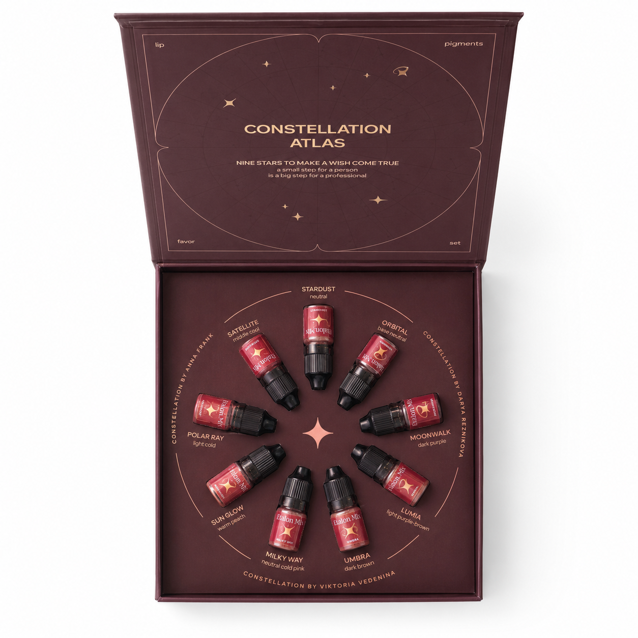 Etalon Mix Favor Lip Set aperto con 9 pigmenti PMU labbra disposti a costellazione: Stardust, Satellite, Polar Ray, Sun Glow, Milky Way, Umbra, Lumia, Moonwalk e Orbital.