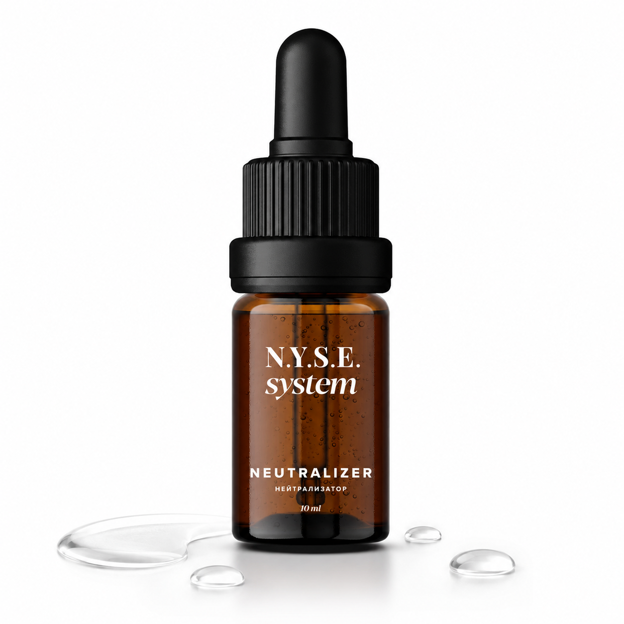 Flacone NYSE Remover PMU Neutralizer da 10 ml con contagocce, su sfondo bianco