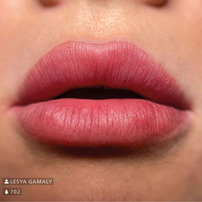 Risultato cicatrizzato di trucco permanente labbra realizzato con Swiss Color 702 Passion Rose, tonalità rosa naturale e uniforme.

